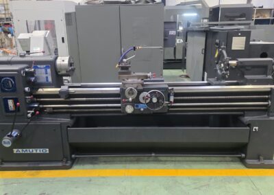Torno convencional AMUTIO CAZENEUVE HB 575